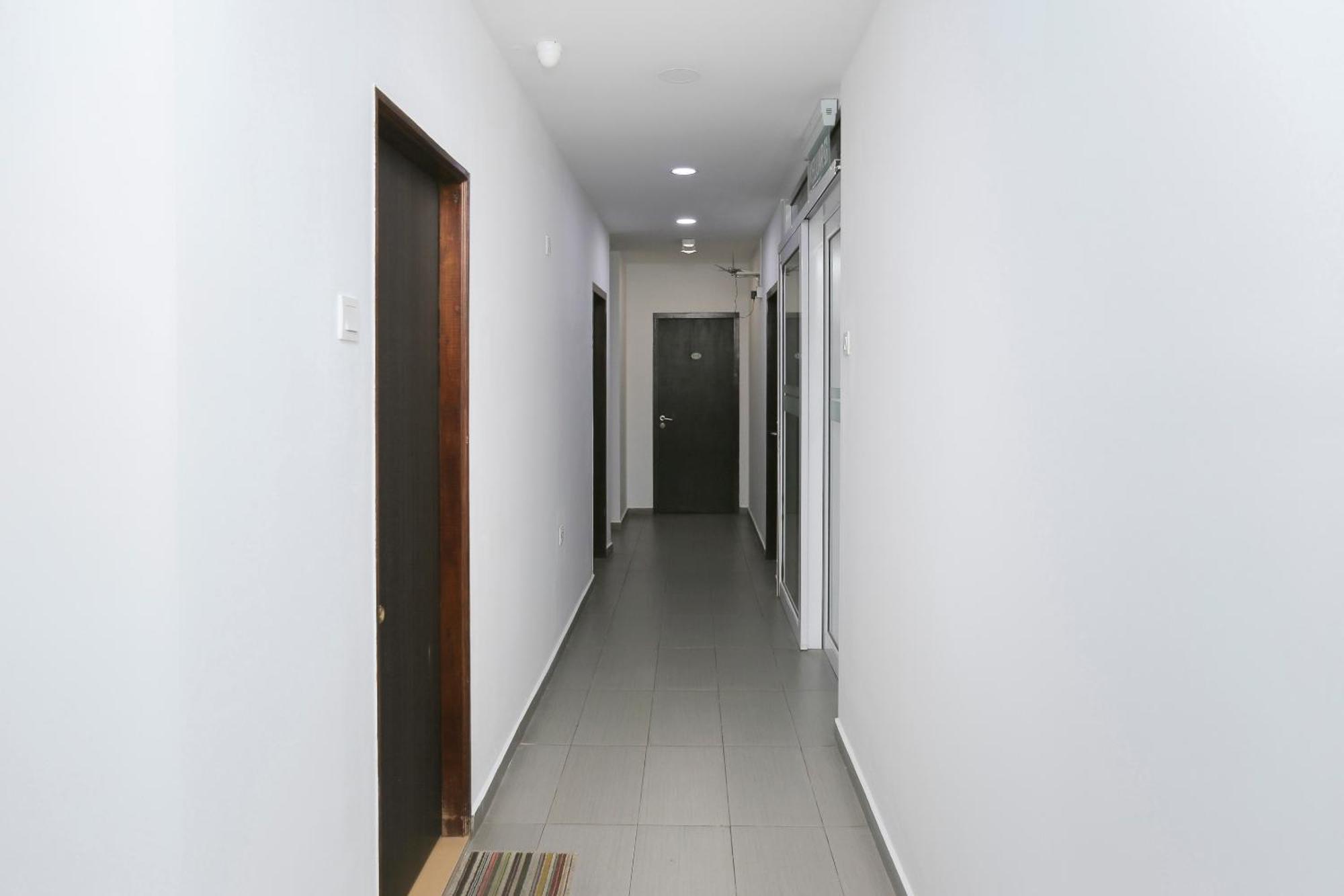 Oyo 89915 East Mount Hotel Kukup Exterior photo